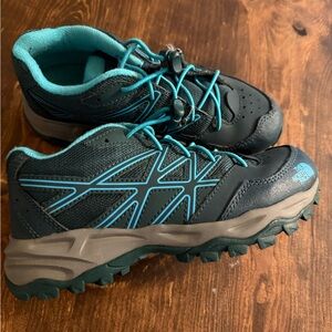 Girls the north face sneakers